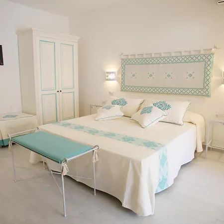 Regina Simius 3*