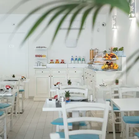 מלון Regina Simius 3*